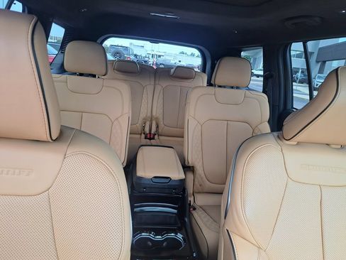 Certified 2025 Jeep Grand Cherokee L Summit AWD/4WD image 40