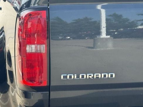 Used 2018 Chevrolet Colorado Z71 AWD/4WD image 6