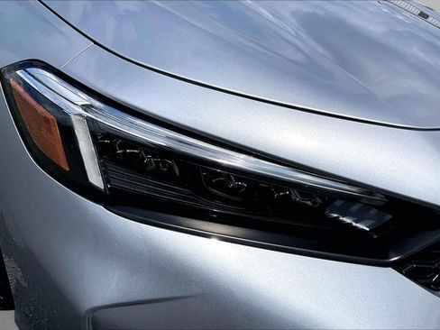 Used 2025 Honda Civic Sport image 28