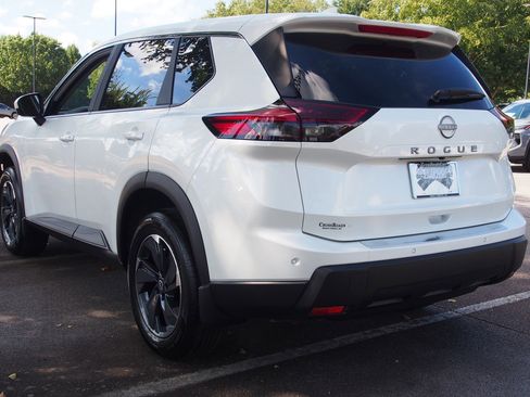 Used 2026 Nissan Rogue SV FWD image 5