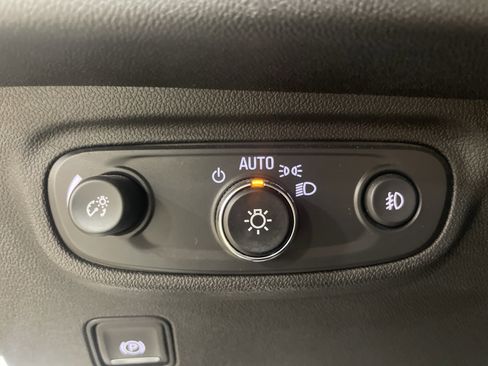 Used 2024 GMC Terrain SLT image 16