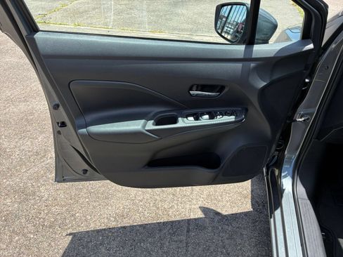 Used 2025 Nissan Versa SV FWD image 15