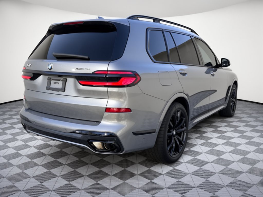 Used 2025 BMW X7 xDrive40i w/ M Sport Package AWD/4WD image 9