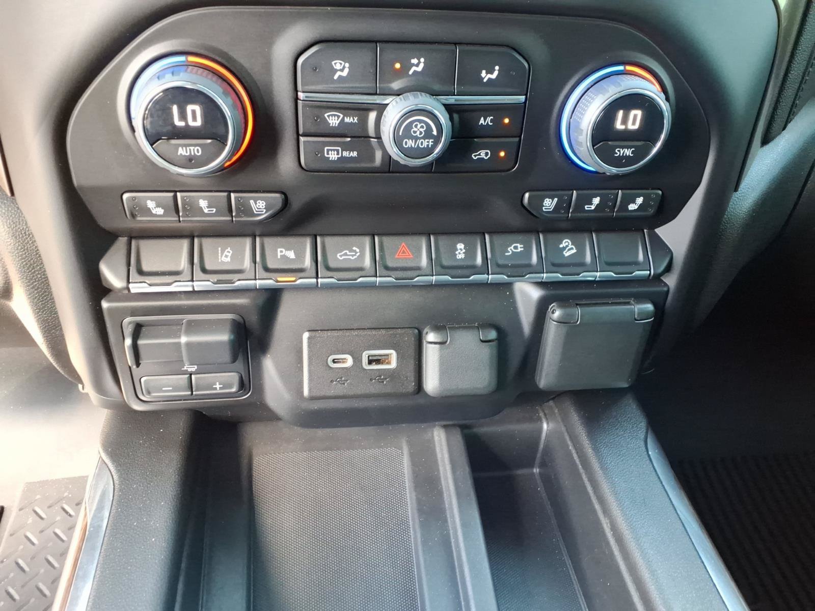 Used 2023 Chevrolet Silverado 2500 High Country w/ Z71 Off-Road Package AWD/4WD image 26