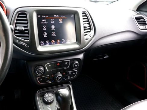 Used 2019 Jeep Compass Trailhawk AWD/4WD image 16