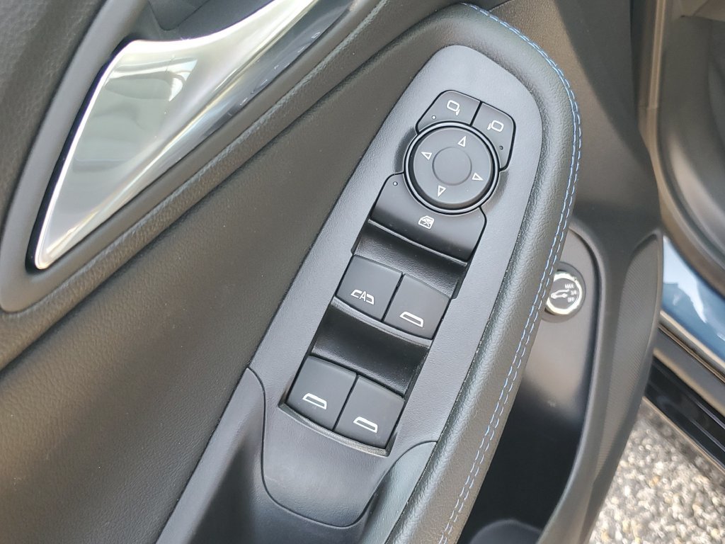 Used 2025 Buick Encore GX Sport Touring w/ Comfort Package FWD image 9