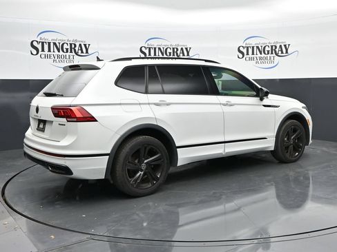 Used 2023 Volkswagen Tiguan SE R-Line AWD/4WD image 7