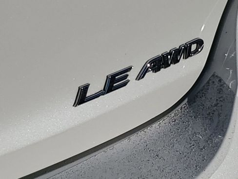 Used 2015 Toyota Venza LE image 37