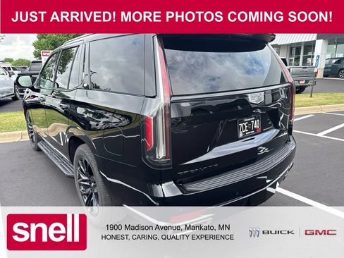 Used 2021 Cadillac Escalade Premium Luxury w/ Driver Assist Tech Package AWD/4WD image 2