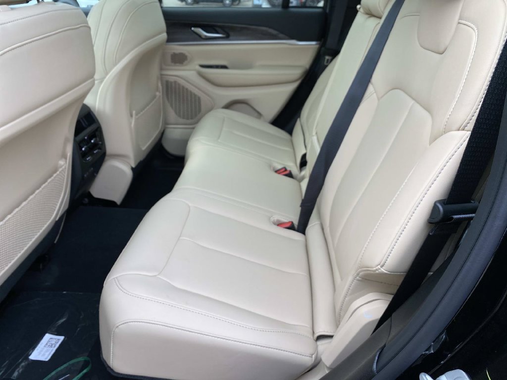 New 2027 Jeep Grand Cherokee Limited AWD/4WD image 7