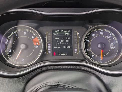 Used 2021 Jeep Cherokee Latitude AWD/4WD image 32