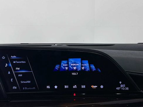 Used 2023 Cadillac Escalade Premium Luxury image 15