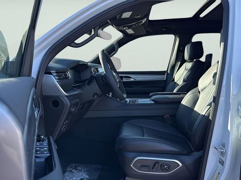 New 2026 Jeep Grand Wagoneer Limited w/ Premium Group II image 22