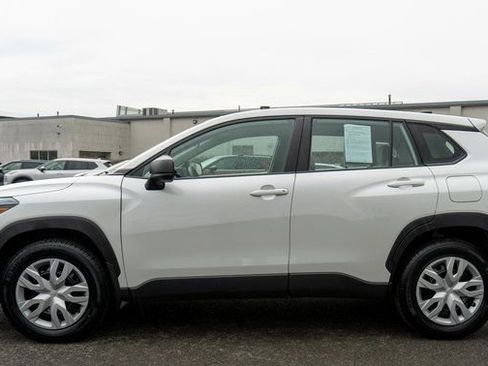 Used 2023 Toyota Corolla Cross L AWD/4WD image 9