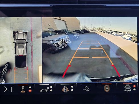 Used 2025 GMC Sierra 1500 AT4 image 16