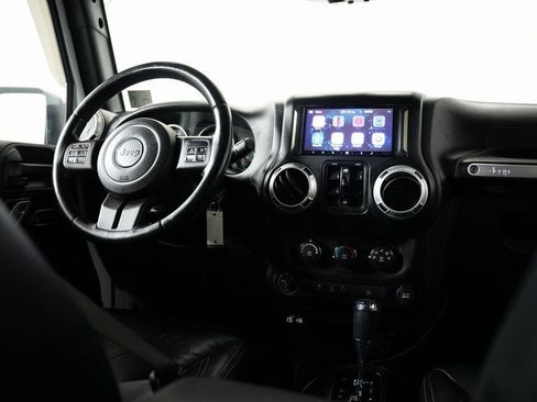 Used 2015 Jeep Wrangler Unlimited Sahara w/ Connectivity Group image 11