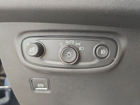 Used 2024 GMC Terrain SLT image 28