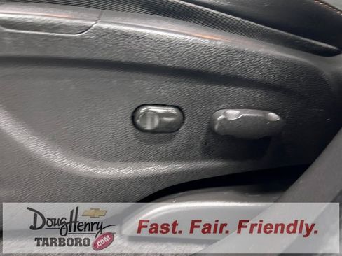 Used 2019 Chevrolet Trax LT w/ LT Convenience Package image 28