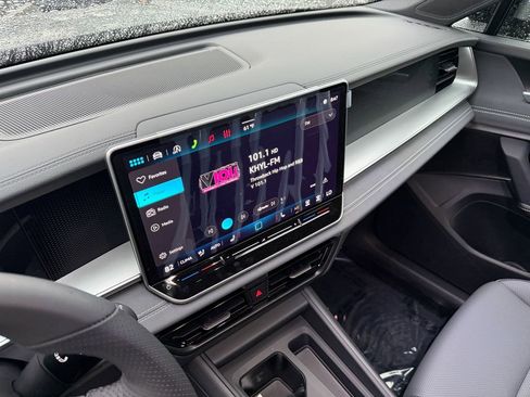 New 2026 Volkswagen Tiguan SE R-Line FWD image 20