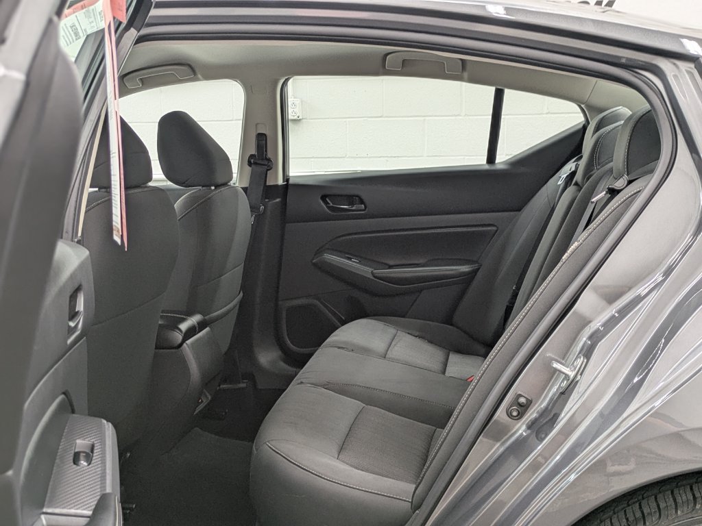 Used 2025 Nissan Altima 2.5 SV FWD image 26