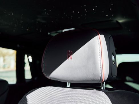 Used 2024 Rolls-Royce Phantom Sedan image 58