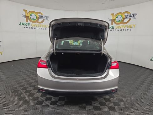 Used 2024 Chevrolet Malibu LT FWD image 32