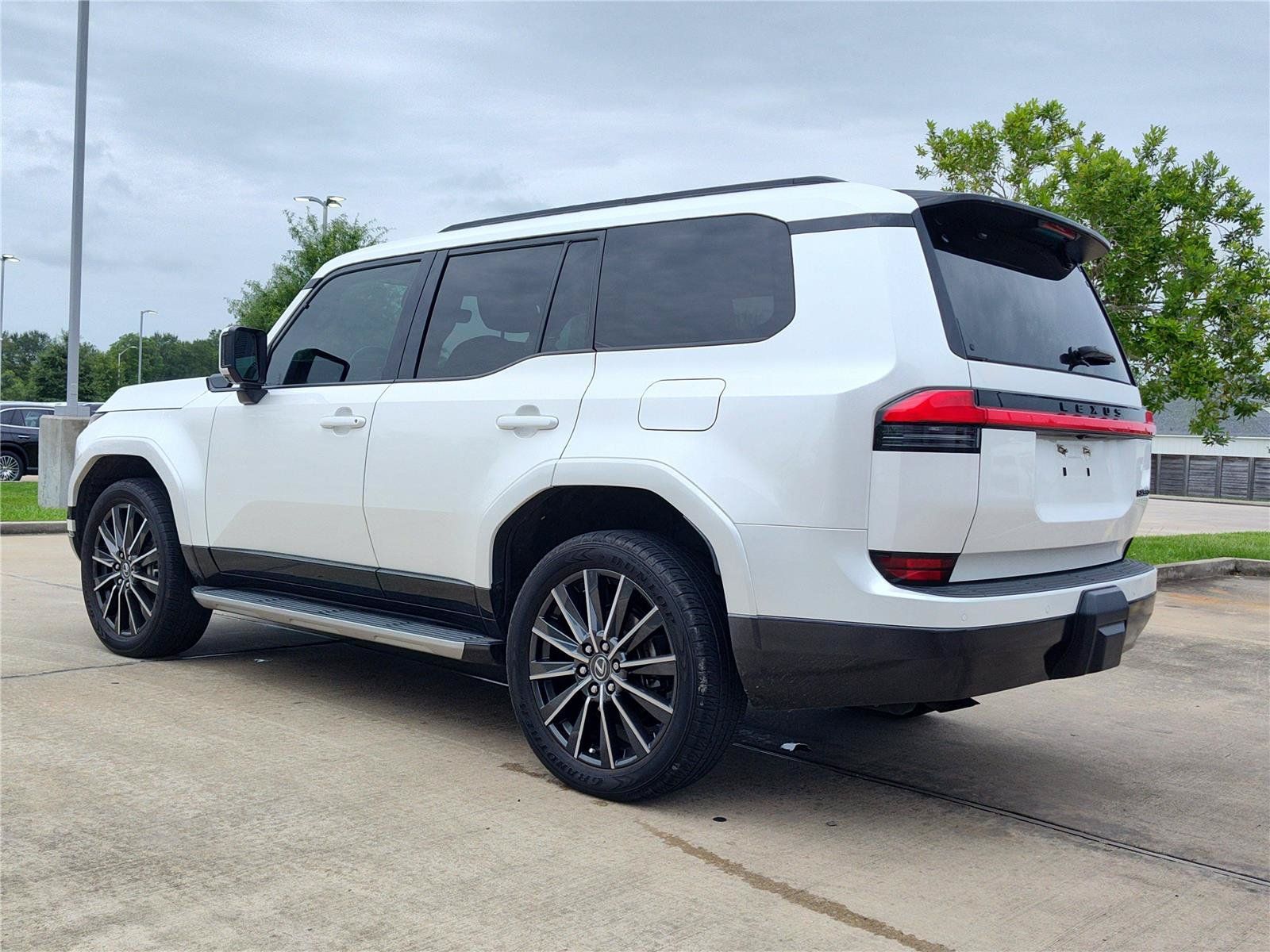 Used 2024 Lexus GX 550 w/ Accessory Package (Z1) AWD/4WD image 4