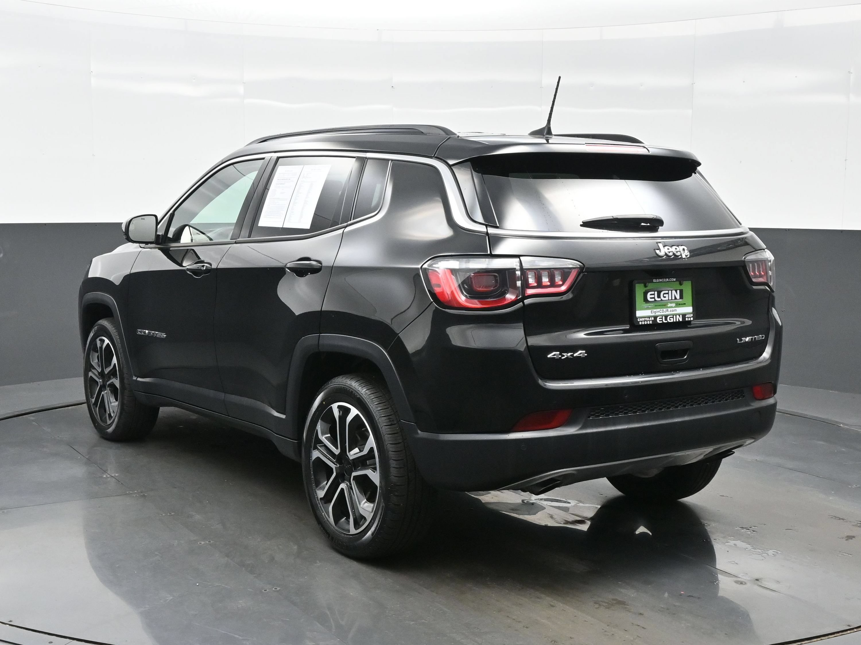 Used 2023 Jeep Compass Limited AWD/4WD image 4