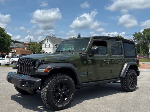 Used 2023 Jeep Wrangler Unlimited w/ Cold Weather Group AWD/4WD image 1