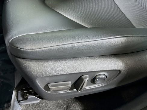 Certified 2024 Toyota Grand Highlander XLE image 18