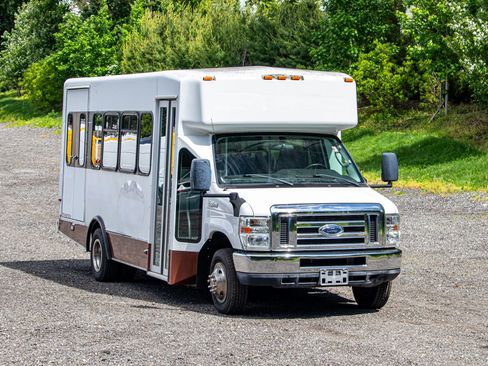 Used 2014 Ford E-450 and Econoline 450 Super Duty w/ Shuttle Bus Prep Package RWD image 11