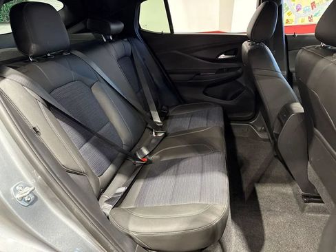 Used 2025 Buick Envista Preferred FWD image 38