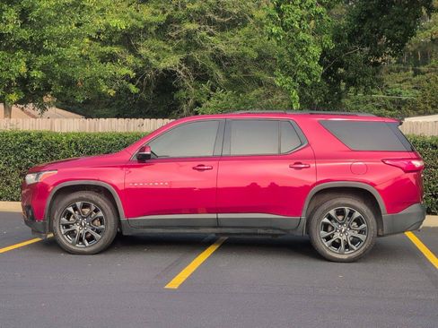 Used 2019 Chevrolet Traverse RS FWD image 2