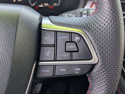 Used 2025 Toyota Sienna XSE w/ XSE Plus Package FWD image 26