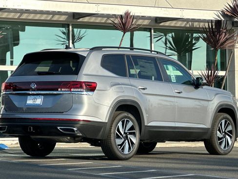 New 2026 Volkswagen Atlas SE FWD image 5