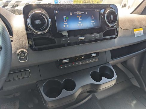 New 2025 Mercedes-Benz Sprinter 2500 image 29