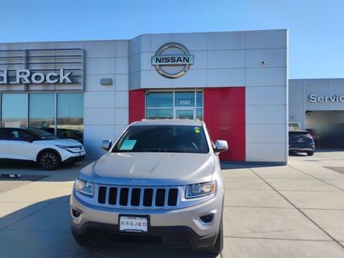 Used 2016 Jeep Grand Cherokee Laredo w/ Quick Order Package 23E image 2