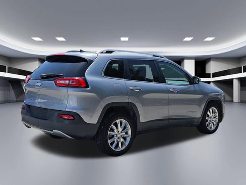 Used 2016 Jeep Cherokee Limited FWD image 6