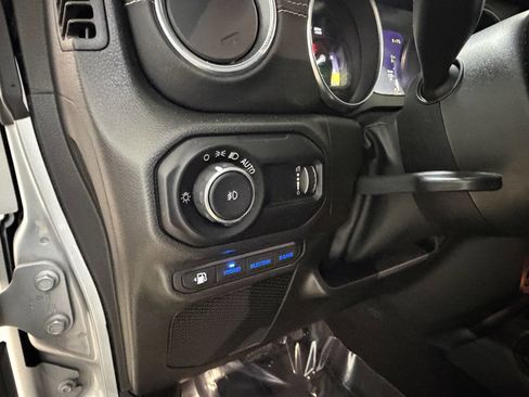 Used 2023 Jeep Wrangler Unlimited Sahara w/ Cold Weather Group image 32