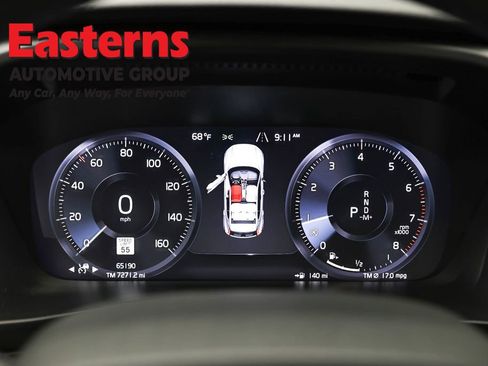 Used 2022 Volvo XC40 T4 Momentum FWD image 17