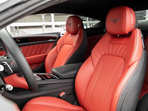 Used 2024 Bentley Continental GT image 5