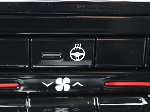 New 2025 Jeep Grand Cherokee Laredo X w/ Luxury Tech Group I image 24