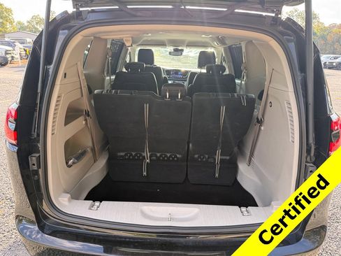 Certified 2024 Chrysler Pacifica Touring-L image 30