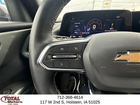 Used 2025 Chevrolet Traverse LT AWD/4WD image 23