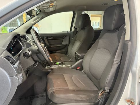 Used 2016 Chevrolet Traverse LT w/ Style and Technology Package AWD/4WD image 10