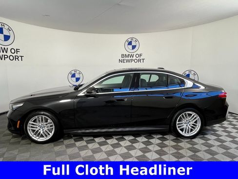 Used 2025 BMW i5 xDrive40 w/ Premium Package image 13