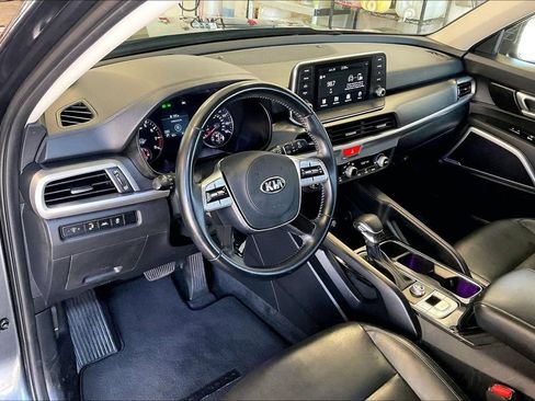 Used 2021 Kia Telluride LX FWD image 14
