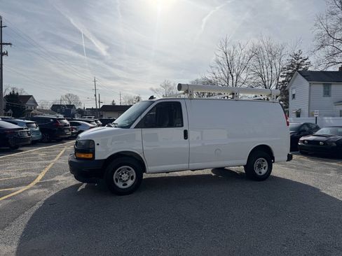 Used 2019 Chevrolet Express 3500 3500 3dr Cargo Van w/ Driver Convenience Package image 22