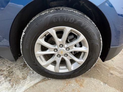 Used 2020 Chevrolet Equinox LT w/ Driver Convenience Package image 12