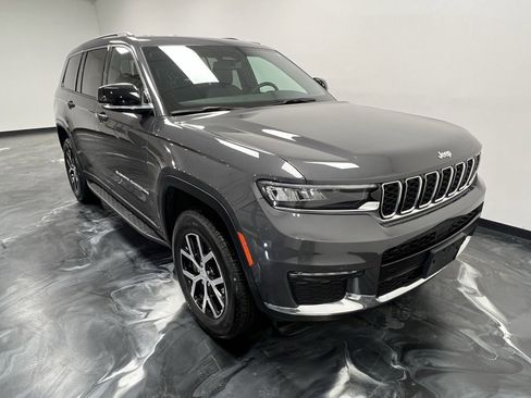 Used 2024 Jeep Grand Cherokee L Limited image 19